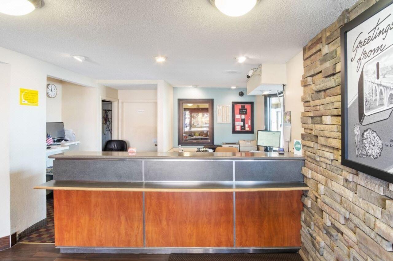 Super 8 By Wyndham Findlay Exterior foto